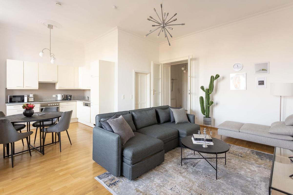Franz 25 - Typical Viennese In The Heart Of Apartment *