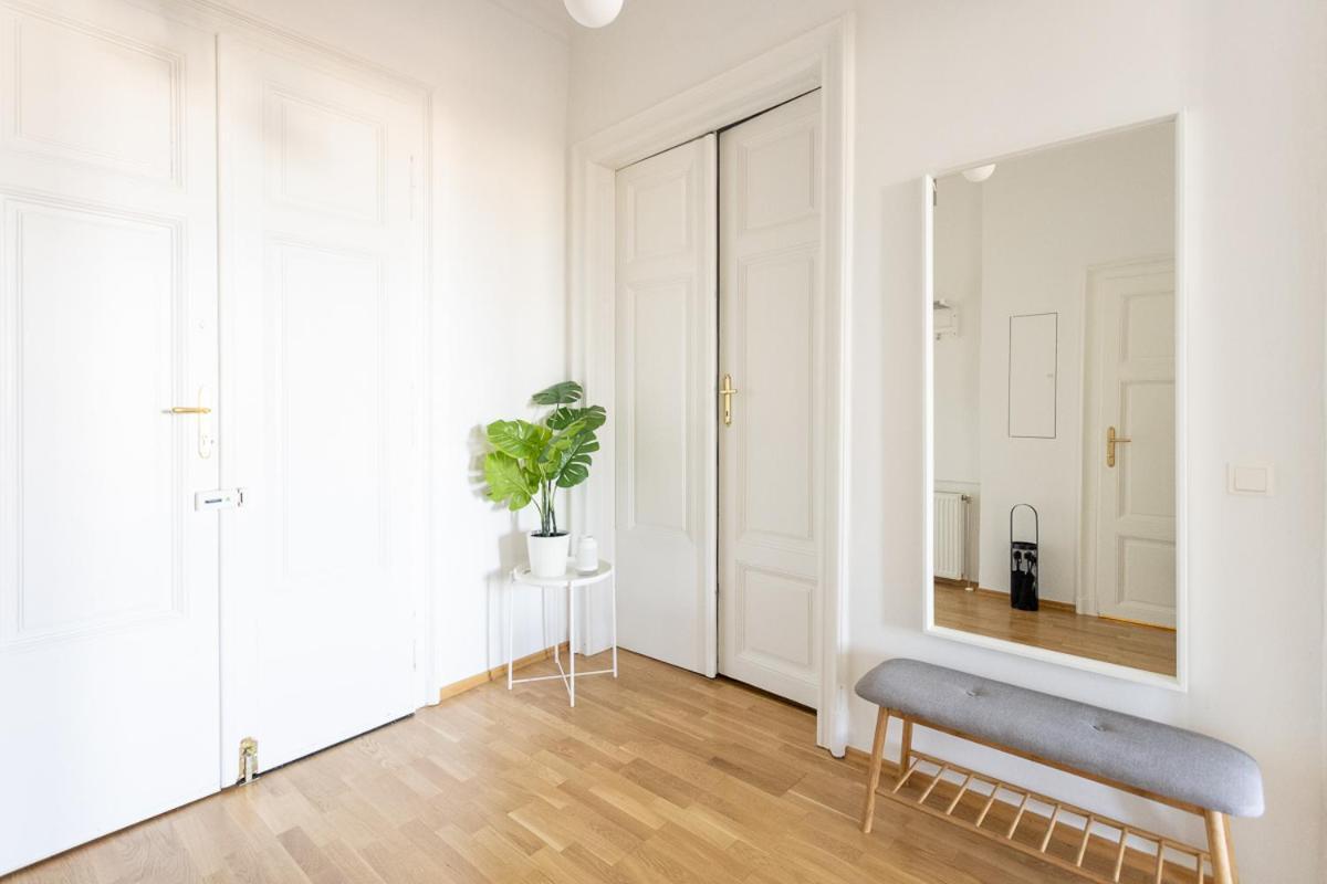 Apartment Franz 25 - Typical Viennese In The Heart Of